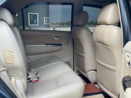TOYOTA FORTUNER 3.0 V 4WD ปี2005 ราคา 299,000 บาท