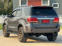 TOYOTA FORTUNER 3.0 V 4WD ปี2005 ราคา 299,000 บาท