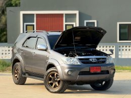 TOYOTA FORTUNER 3.0 V 4WD ปี2005 ราคา 299,000 บาท
