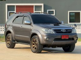 TOYOTA FORTUNER 3.0 V 4WD ปี2005 ราคา 299,000 บาท