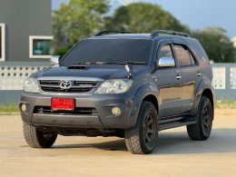 TOYOTA FORTUNER 3.0 V 4WD ปี2005 ราคา 299,000 บาท