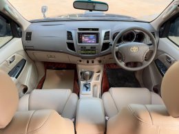 TOYOTA FORTUNER 3.0 V 4WD ปี2005 ราคา 299,000 บาท