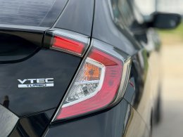 HONDA CIVIC FK 1.5 TURBO CVT HATCH ปี17 ราคา 729,000 บาท