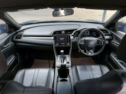 HONDA CIVIC FK 1.5 TURBO CVT HATCH ปี17 ราคา 729,000 บาท