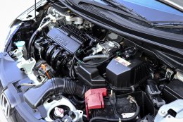 HONDA JAZZ 1.5 SV I-VTEC ABS ปี 2016 479,000 บาท