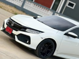 HONDA CIVIC FK 1.5 TURBO ปี2017 ราคา 729,000 บาท.