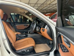 BMW 320D 2.0 F30 ICONIC  ปี 2016 ราคา 859,000 บาท 