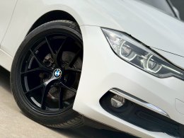 BMW 320D 2.0 F30 ICONIC  ปี 2016 ราคา 859,000 บาท 