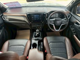 D-MAX CAB4 VCROSS 3.0ZP MT 4WD(Euro5) ปี 2024 ราคา 899000 บาท
