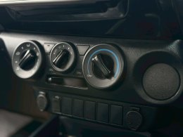 REVO DUAL CAB 2.4 PRERUNNER E PLUS MT ปี 2019 ราคา 579000 บาท 