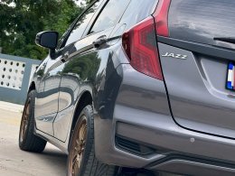 JAZZ 1.5 S I-VTEC MT HATCH (AB/ABS) MT ปี 2018 ราคา 429,000 บาท 