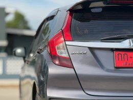 JAZZ 1.5 RS+ I-VTEC CVT HATCH  AT ปี 2019 ราคา 539,000 บาท 