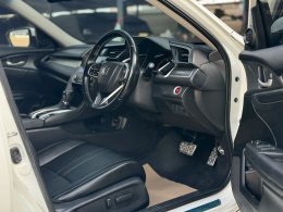 HONDA CIVIC FC 1.5 RS ปี 2017 ราคา 699,000 บาท 
