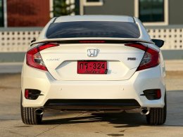 HONDA CIVIC FC 1.5 RS ปี 2017 ราคา 699,000 บาท 