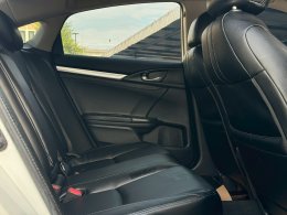 HONDA CIVIC FC 1.5 RS ปี 2017 ราคา 699,000 บาท 