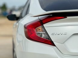 HONDA CIVIC FC E 1.8 ปี 2018 ราคา 549,000 บาท 