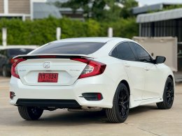 HONDA CIVIC FC E 1.8 ปี 2018 ราคา 549,000 บาท 