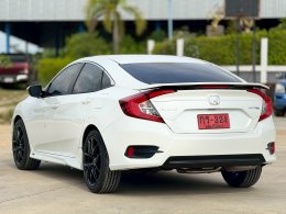 HONDA CIVIC FC E 1.8 ปี 2018 ราคา 549,000 บาท 