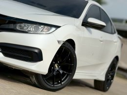 HONDA CIVIC FC E 1.8 ปี 2018 ราคา 549,000 บาท 