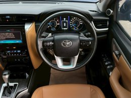 TOYOTA FORTUNER 2.8 V 4WD AT (AB ABS) ปี2019 ราคา 899,000บาท