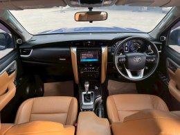 TOYOTA FORTUNER 2.8 V 4WD AT (AB ABS) ปี2019 ราคา 899,000บาท