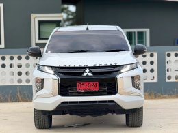 MITSUBISHI TRITON DUAL CAB2.4 GLS MT 4WD(AB/ABS) ปี2022 ราคา599,000บาท