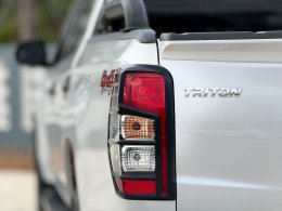 MITSUBISHI TRITON DUAL CAB2.4 GLS MT 4WD(AB/ABS) ปี2022 ราคา599,000บาท
