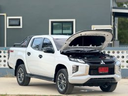 MITSUBISHI TRITON DUAL CAB2.4 GLS MT 4WD(AB/ABS) ปี2022 ราคา599,000บาท