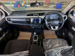 TOYOTA HILUX REVO SMART CAB2.4PRERUNNER E AT ปี2018 ราคา499,000บาท