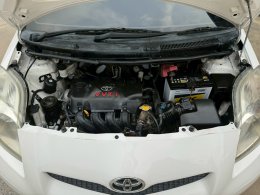 TOYOTA YARIS 1.5 J AT HATCH ปี2010 ราคา 149,000บาท