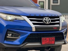 TOYOTA FORTUNER 2.8 V 4WD AT (AB ABS) ปี2019 ราคา 899,000บาท