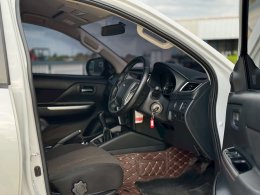 MITSUBISHI TRITON DUAL CAB 2.4 GLS MT 4WD (AB/ABS) ปี2022 ราคา599,000บาท