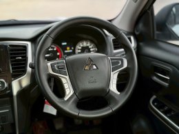 MITSUBISHI TRITON DUAL CAB 2.4 GLS MT 4WD (AB/ABS) ปี2022 ราคา599,000บาท