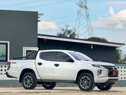 MITSUBISHI TRITON DUAL CAB 2.4 GLS MT 4WD (AB/ABS) ปี2022 ราคา599,000บาท