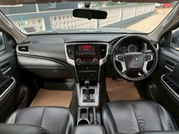 MITSUBISHI TRITON DUAL CAB 2.4 GLS PLUS (AB/ABS) AT ปี2022 ราคา619,000บาท