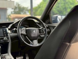 HONDA CIVIC FK 1.5 TURBO CVT HATCH ปี2017 ราคา729,000บาท