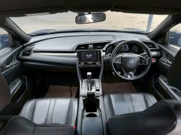 HONDA CIVIC FK 1.5 TURBO CVT HATCH ปี2017 ราคา729,000บาท