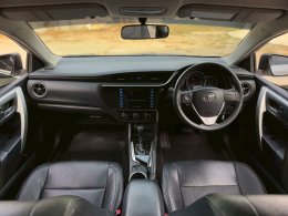 TOYOTA COROLLA ALTIS 1.8 E ปี2016 ราคา419,000บาท