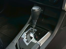 TOYOTA COROLLA ALTIS 1.8 E ปี2016 ราคา419,000บาท