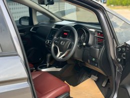 HONDA JAZZ 1.5 V I-VTEC CVT HATCH AT ปี 2019 ราคา 439,000 บาท