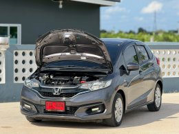 HONDA JAZZ 1.5 V I-VTEC CVT HATCH AT ปี 2019 ราคา 439,000 บาท