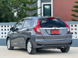 HONDA JAZZ 1.5 V I-VTEC CVT HATCH AT ปี 2019 ราคา 439,000 บาท