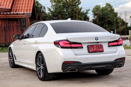 BMW 520D M Sport Lci Minor Change​ ปี2022 ราคา2,390,000บาท มือสอง