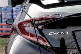 C-HR 1.8 HV MID CVT (HYBRID) AT ปี2020 ราคา 659,000 บาท