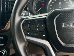 ISUZU D-MAX CAB4 VCROSS 3.0ZP MT 4WD(Euro5) ปี2024 ราคา899,000บาท