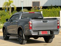 ISUZU D-MAX CAB4 VCROSS 3.0ZP MT 4WD(Euro5) ปี2024 ราคา899,000บาท