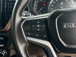 ISUZU D-MAX CAB4 VCROSS 3.0ZP MT 4WD(Euro5) ปี2024 ราคา899,000บาท