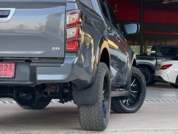 ISUZU D-MAX CAB4 VCROSS 3.0ZP MT 4WD(Euro5) ปี2024 ราคา899,000บาท