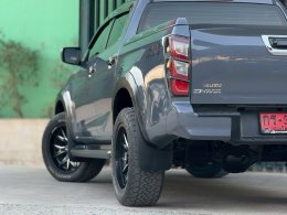 ISUZU D-MAX CAB4 VCROSS 3.0ZP MT 4WD(Euro5) ปี2024 ราคา899,000บาท