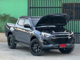 ISUZU D-MAX CAB4 VCROSS 3.0ZP MT 4WD(Euro5) ปี2024 ราคา899,000บาท